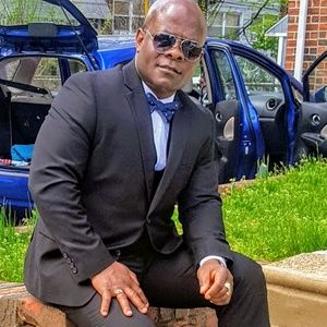 Meet your Posher, Emmanuel